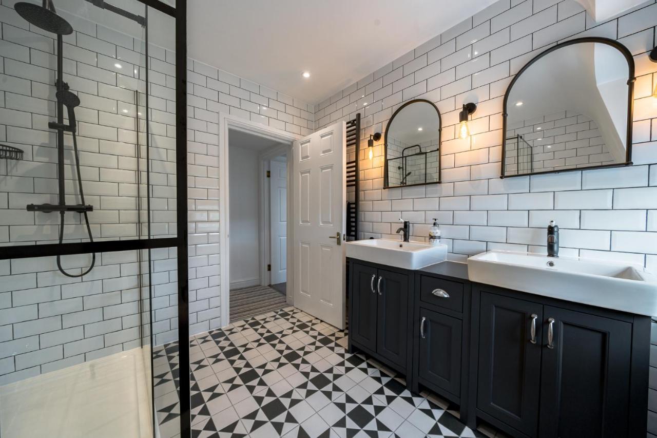Luxurious Grand 6 Bedroom Home In Bath - Perfect For Groups & Sleeps 12! Kültér fotó